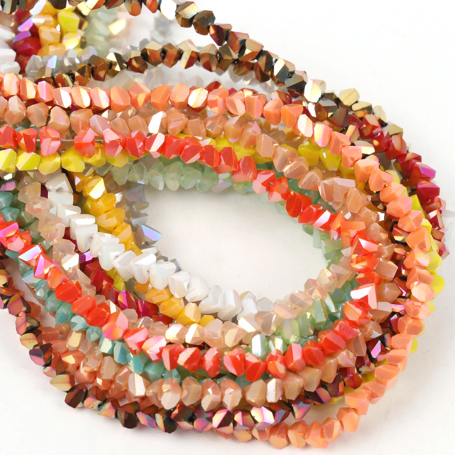 треугольные бусины