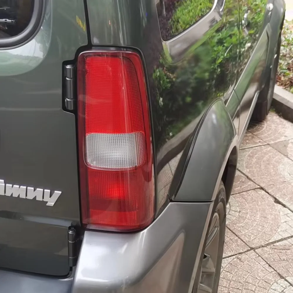 Фото Задний бампер, стоп-сигнал, габаритный фонарь для SUZUKI JIMNY SN413 HARD TOP 1998-2017, артикул 3627581A31 №2