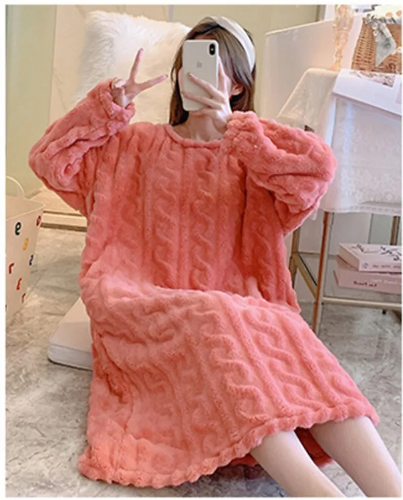 Winter Women Warm Sleeping Dress Round Neck Polyester Comfortable Cute Loose Fitting Leisure Wear With A Large Pocket On Belly
