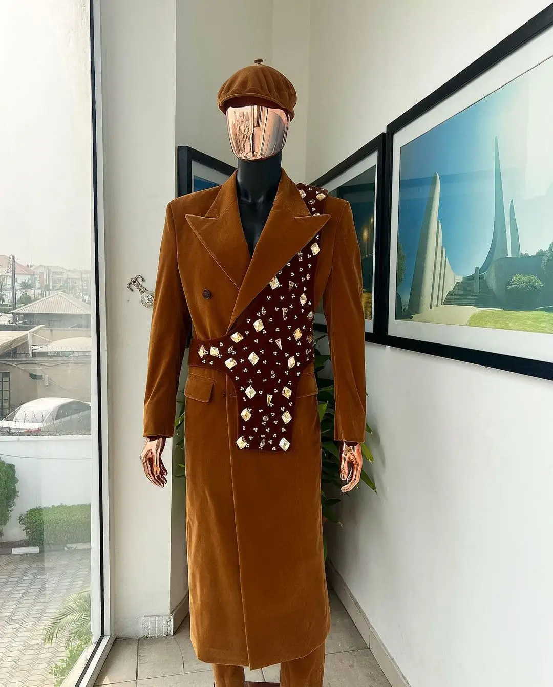 Бархатное длинное пальто мужские костюмы однобортные с заостренными лацканами