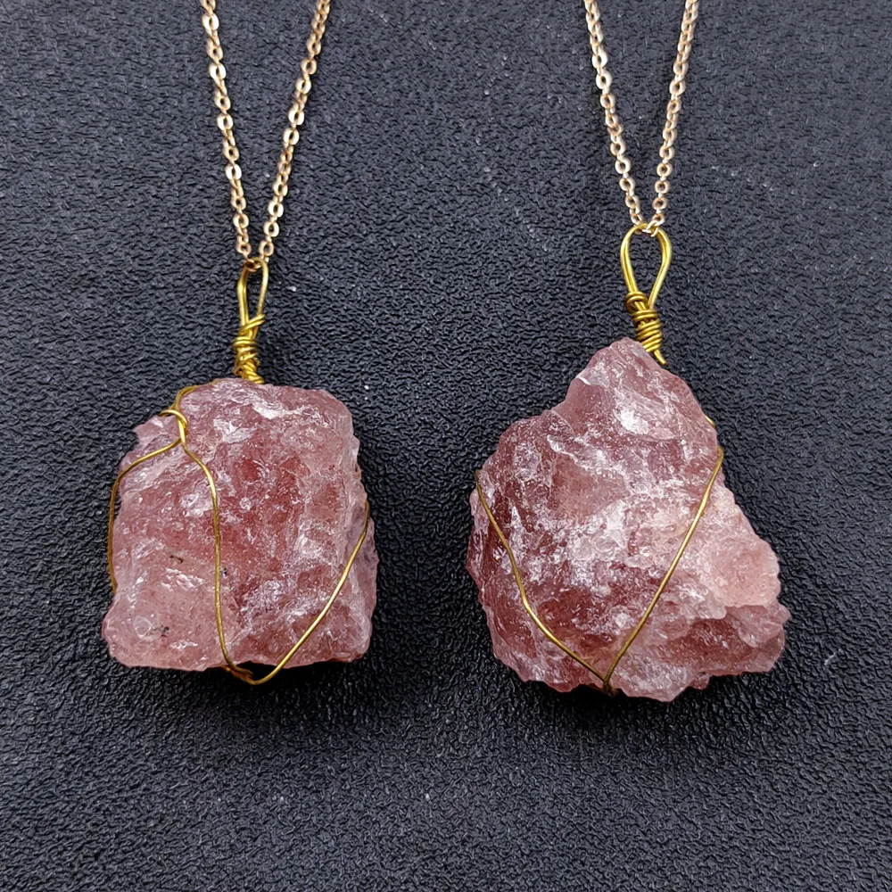 

Strawberry Quartz Crystal Charm Necklace With Copper Wire Twisted Pendant Women Geometric Unpolished Mineral Crystal Choker