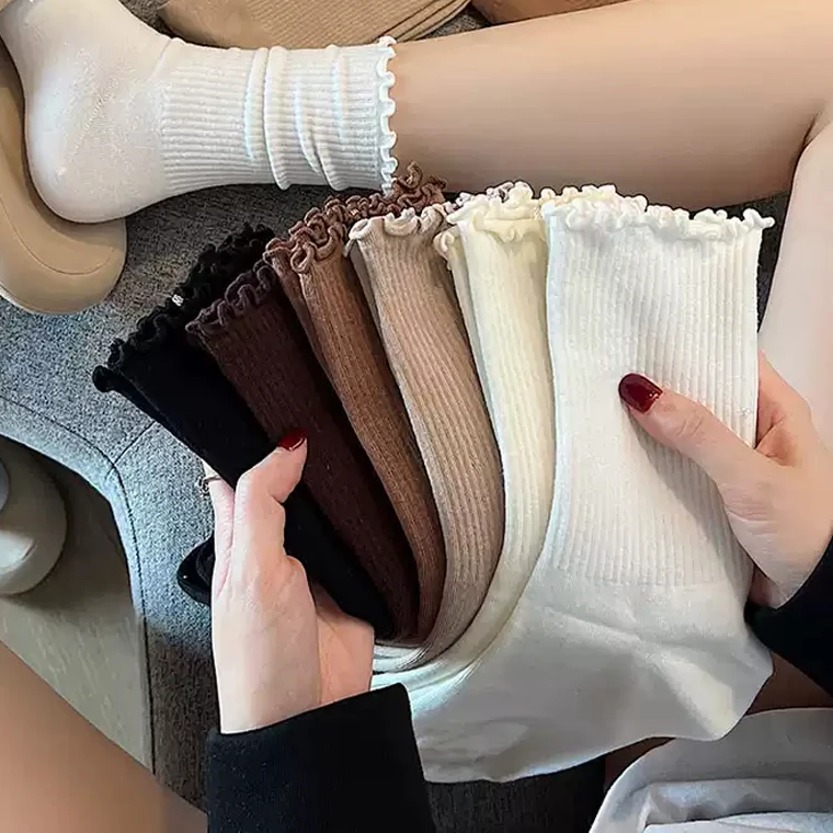 4 пары хлопковых носков до щиколотки с оборками женские осенние черные белые