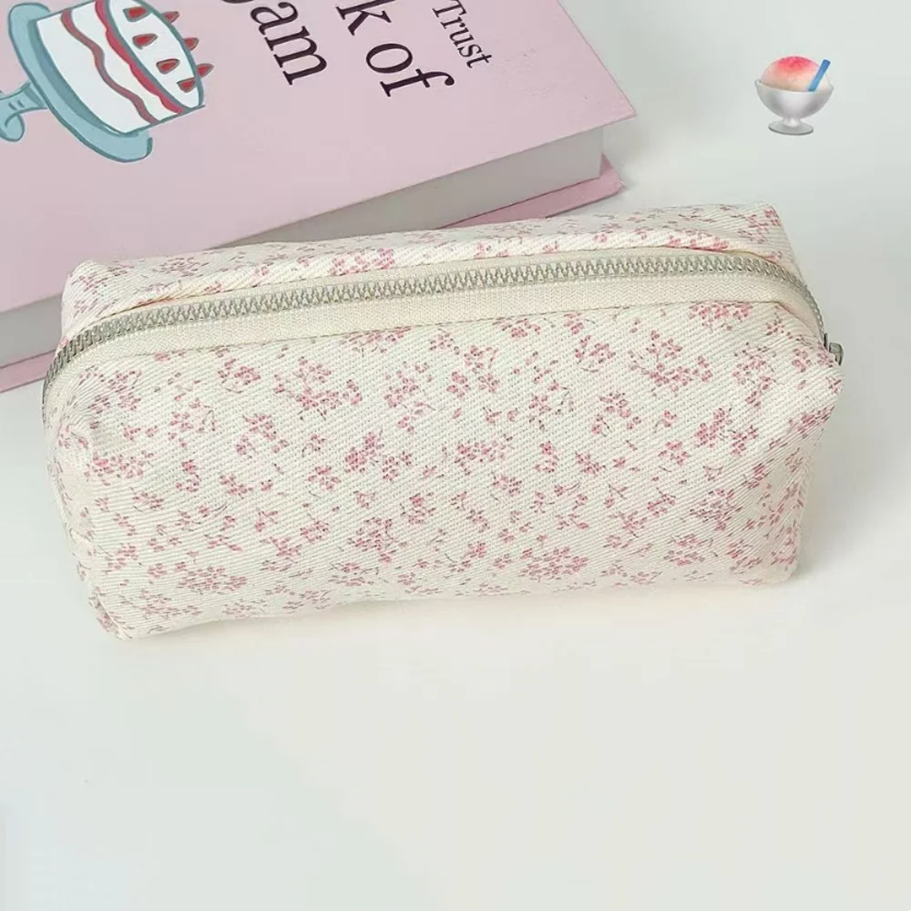 

Цветочный холщовый пенал для канцелярии