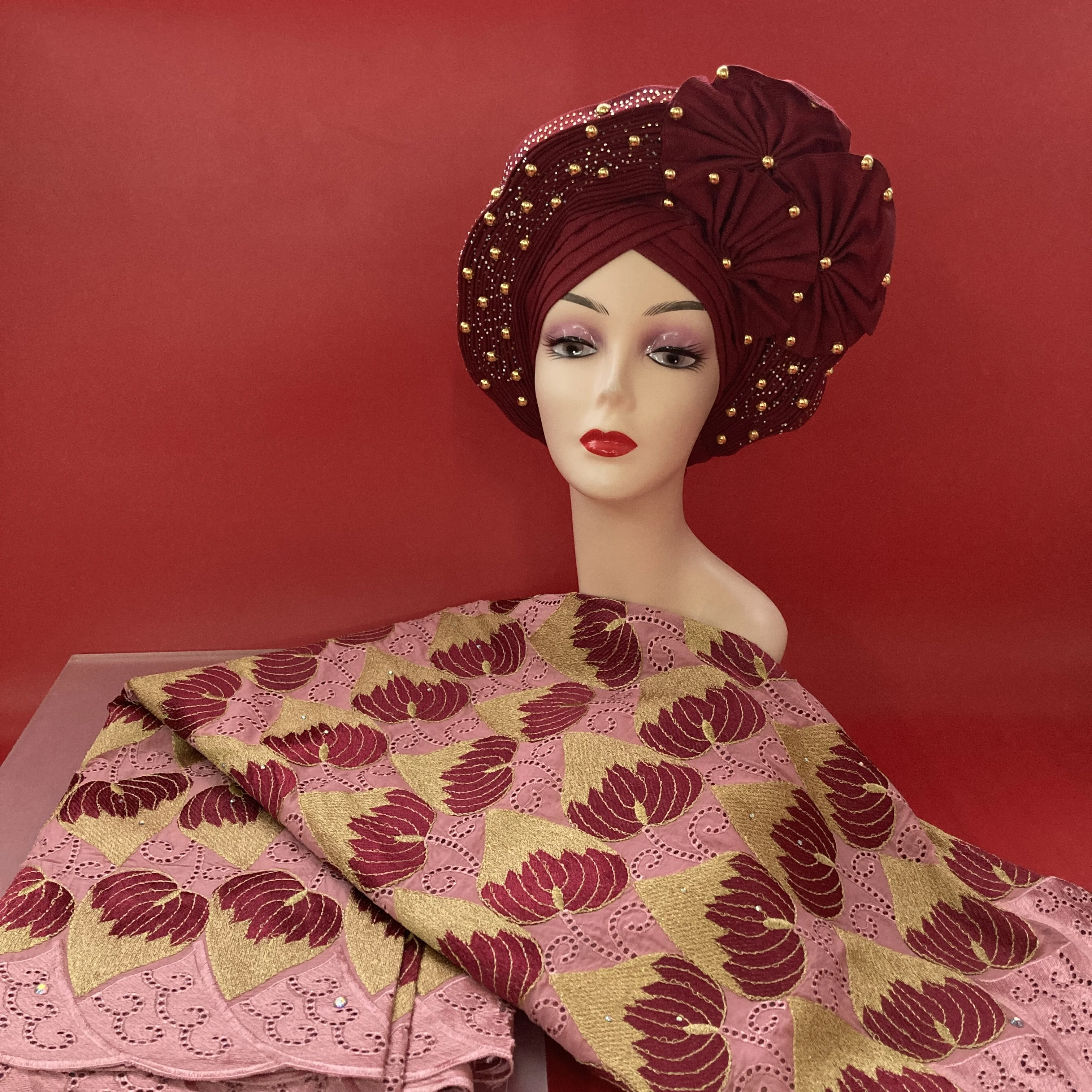 

2022 High Quality Nigerian Cotton Lace Fabric With Stones For Sew Dress＋ African Turban Hat With Colorful Beads H2332