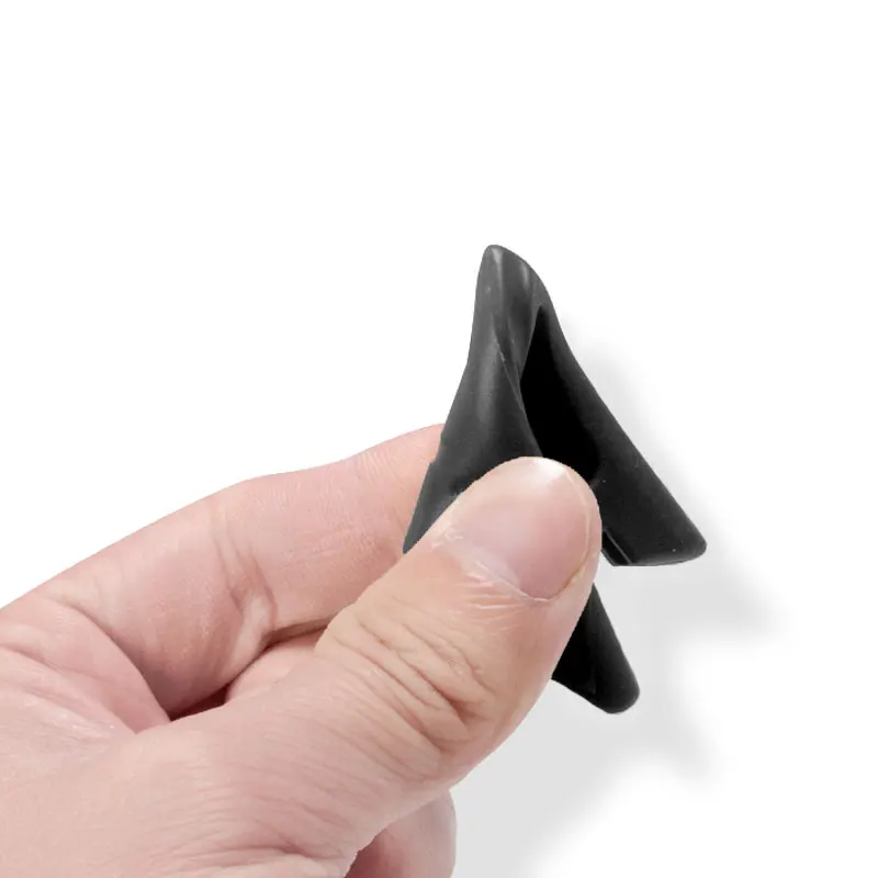 Рисунок 5 - силиконовые наклейки на углы двери