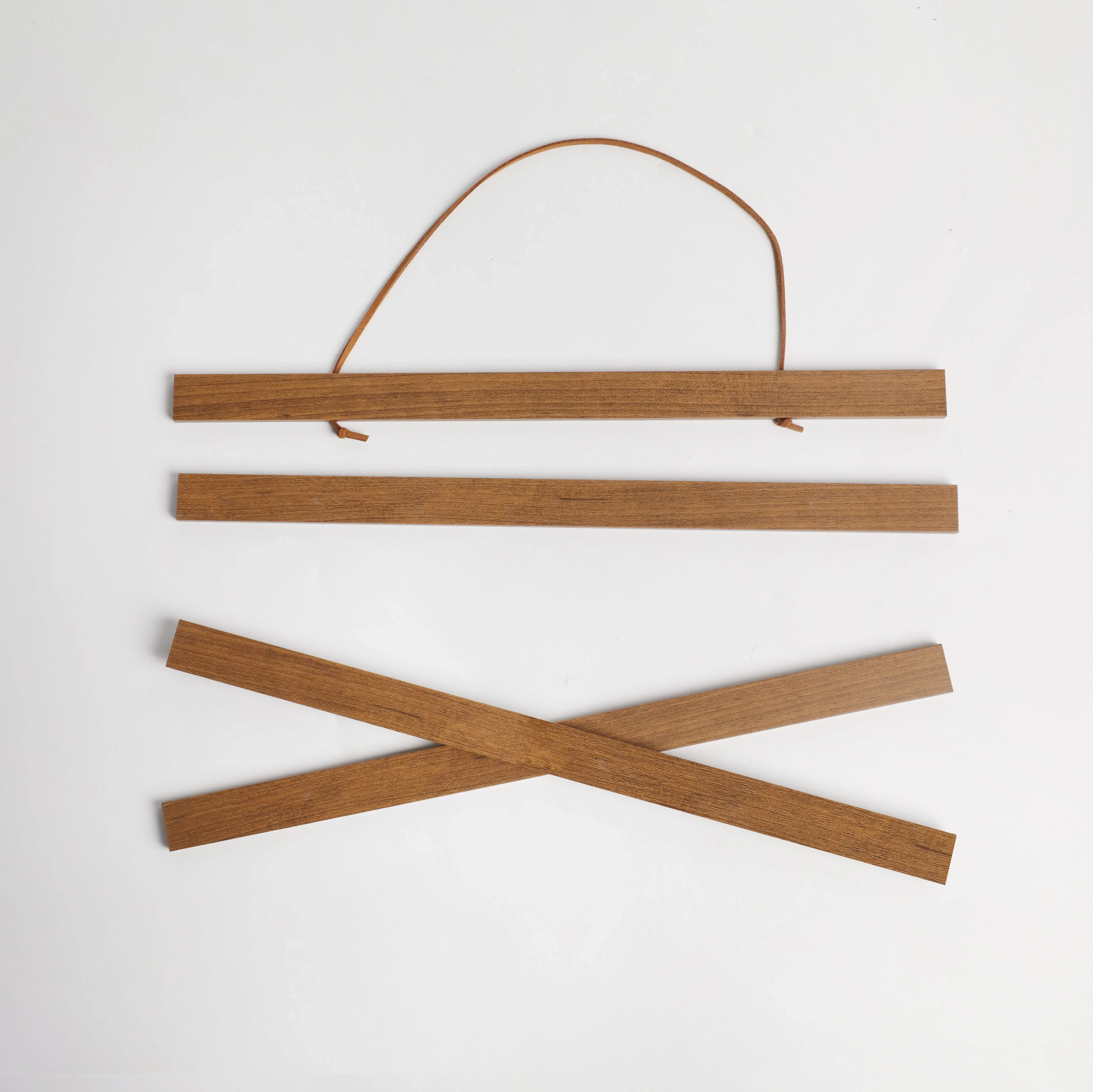 

Деревянная магнитная вешалка для фотографий