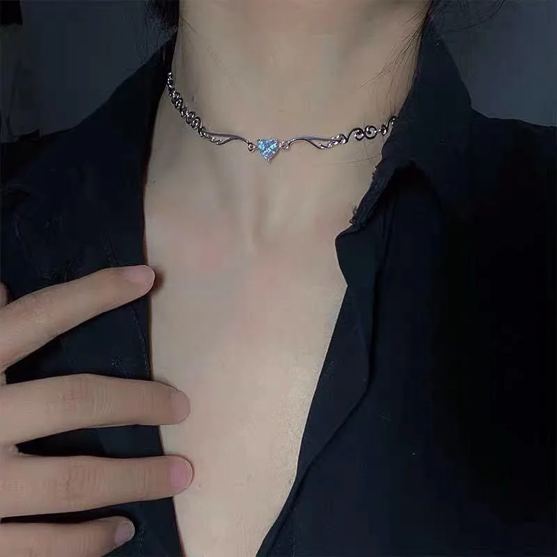 

Goth Egirl Aesthetic Heart Crystal Wave Wing Pendant Necklace For Women Cute Chains Grunge Choker Collar Indie Collier Jewelry