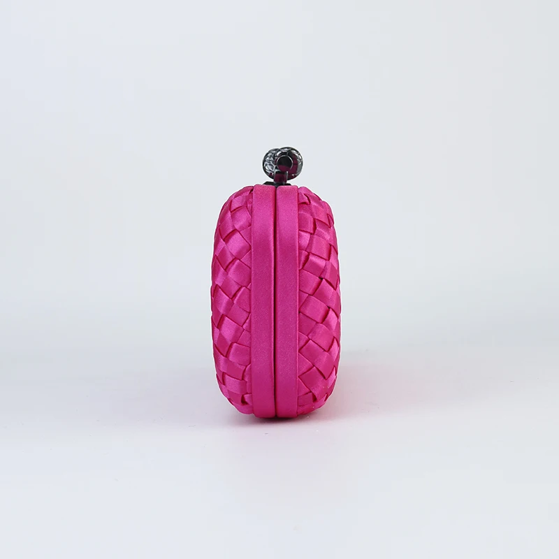 Элегантный модный клатч с геометрическим рисунком и украшением крест-накрест