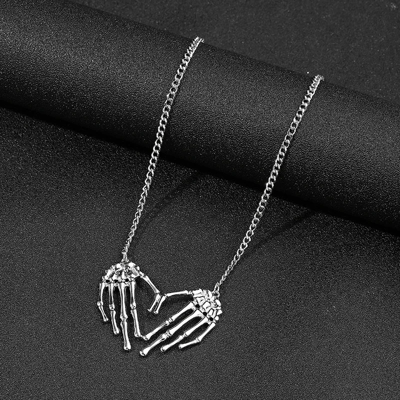 

Personalized Creative Gothic Punk Necklaces Skull Hand Pendant Necklace Hip-hop Collarbone Chain Niche Alloy Men's Jewelry Gifts