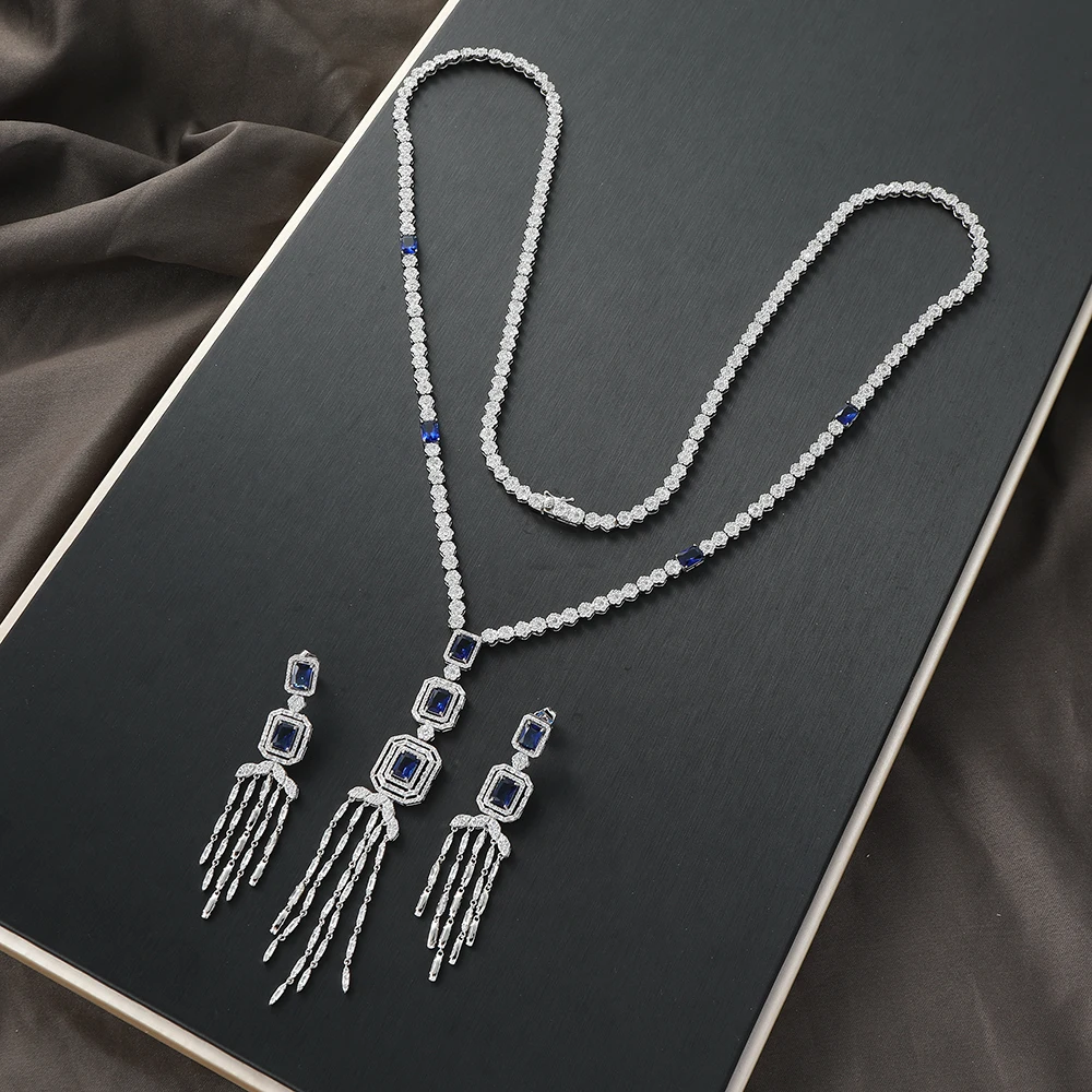 Роскошные и модные женские серьги с геометрической бахромой кристаллами