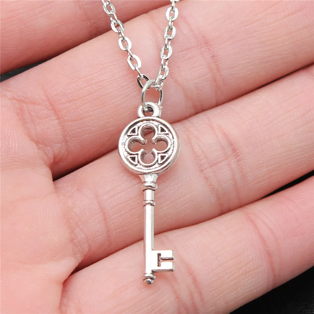 

Dropshipping Antique Silver Color 31x10mm Key Pendant Necklace For Women
