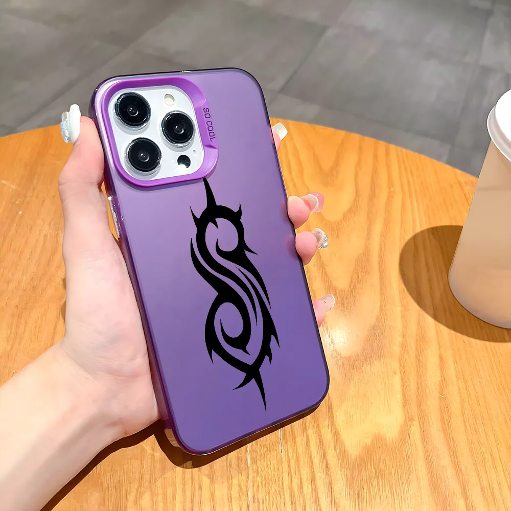 Чехол для телефона Cool Band S-Slipknot iPhone 16 15 14 13 12 11 Pro Max черный фиолетовый матовый