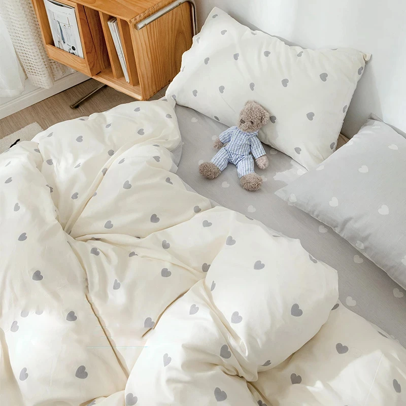 Двухсторонний комплект с пододеяльником и простыней большого размера рисунком