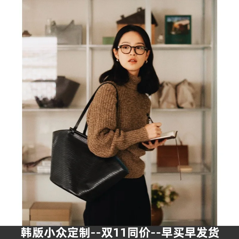 

South Korea Japanese Tote Bag Large Capacity Minor Design 2022 New Wings Bag