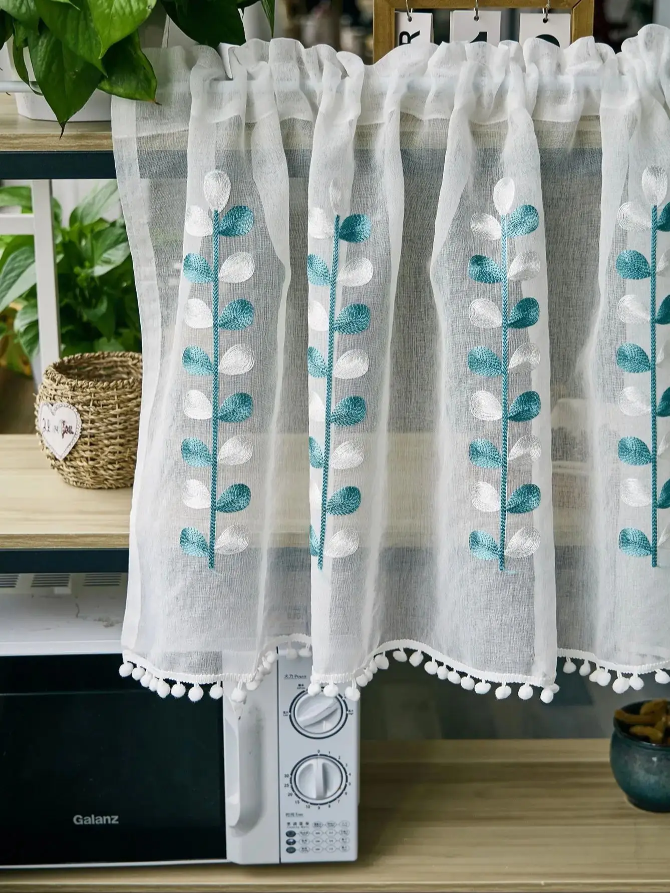 

Прозрачные шторы из полиэстера с листьями