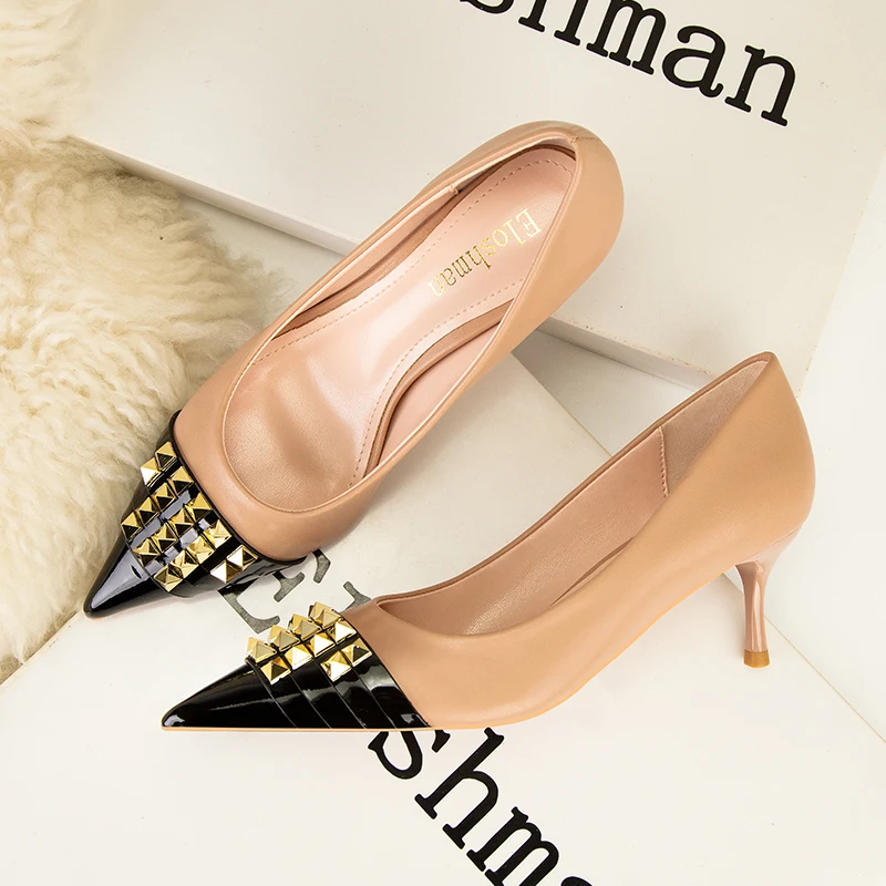 2022 Spring Luxury Women Designer Rivets Black Nude High Heels Sexy Rivets Club Heels Big Size Diamond Pointed Valentine Shoes