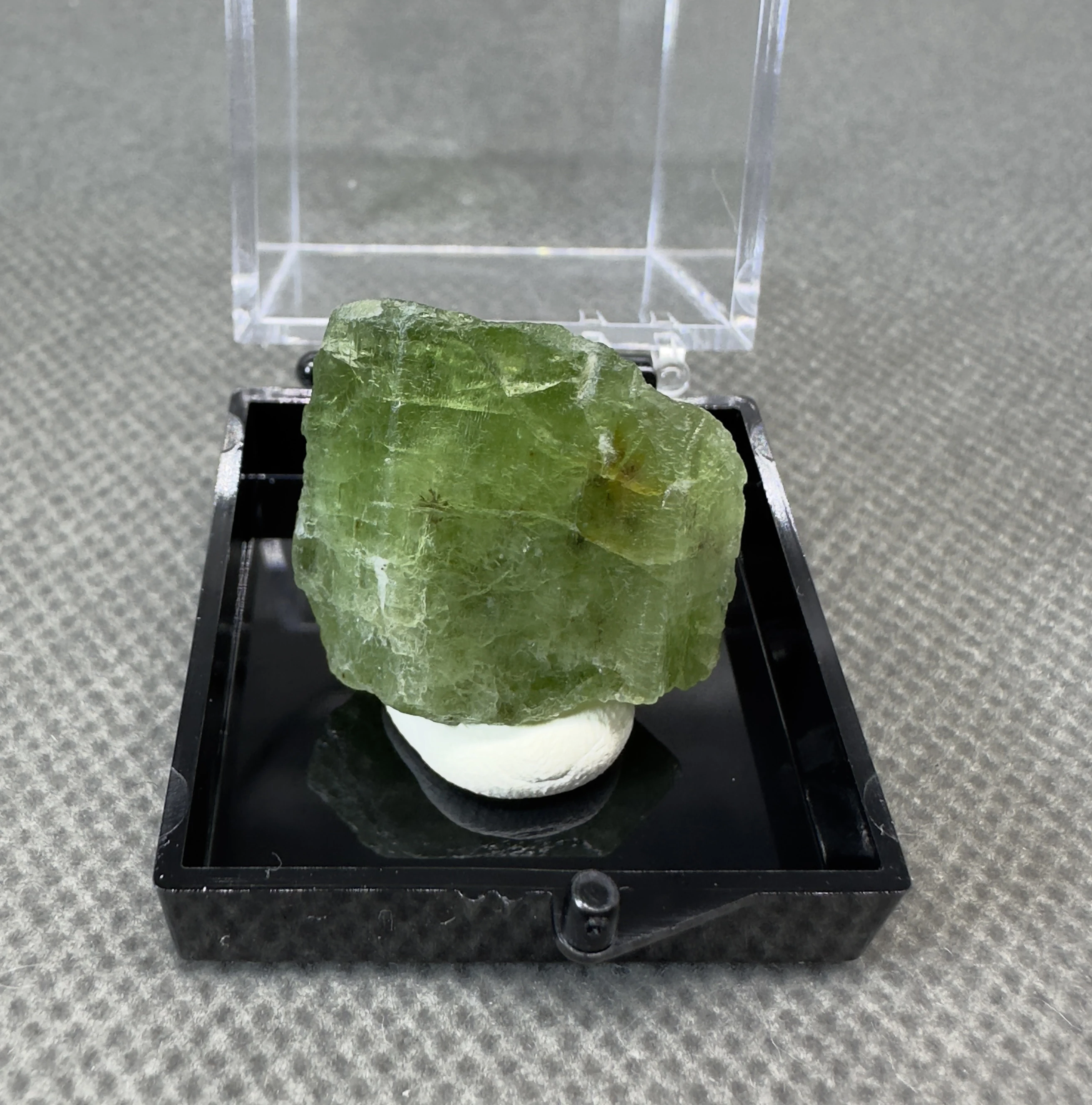 

Кристаллы диопсида от QIANCHUAN