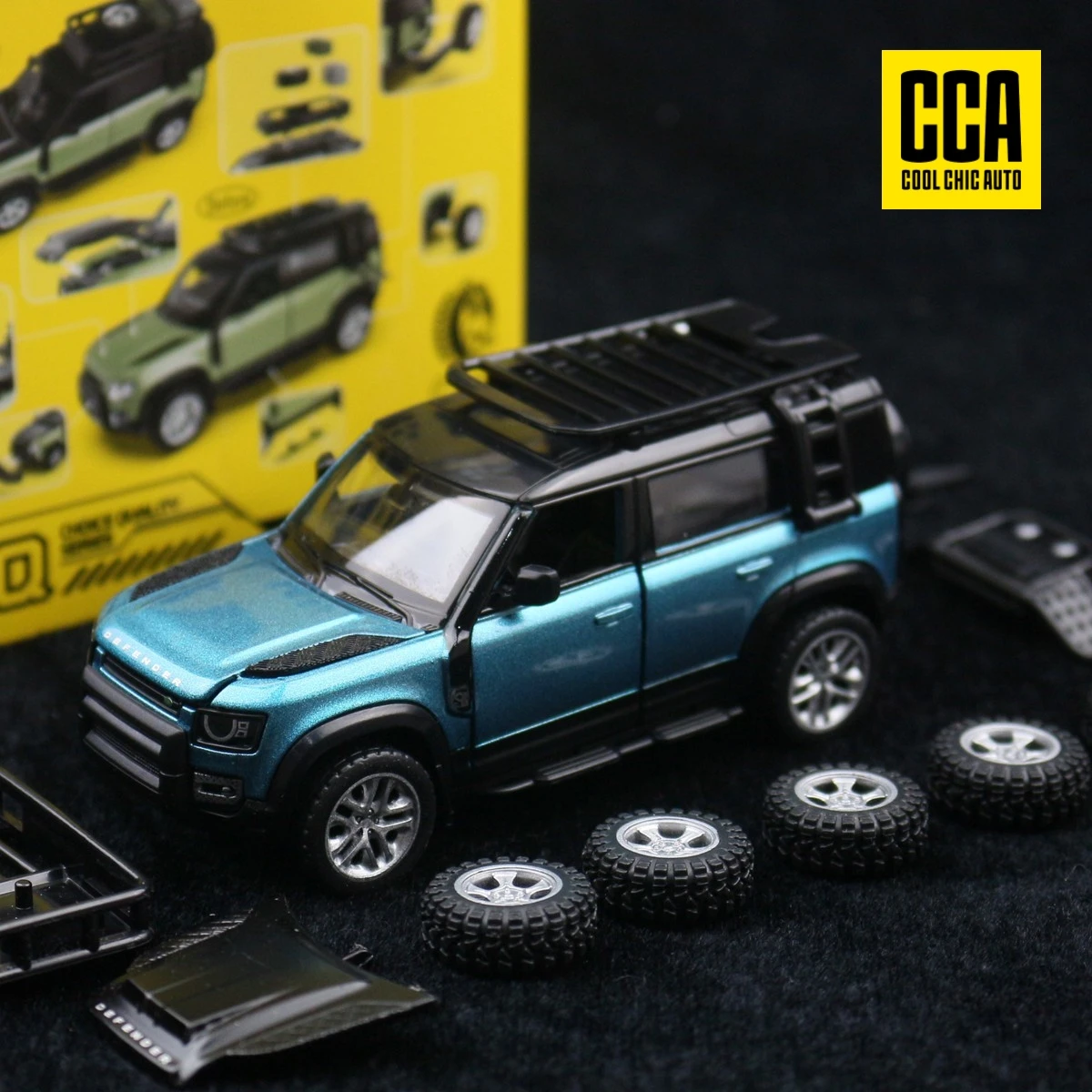 Литая под давлением модель автомобиля Land Rover Defender в масштабе 1/43