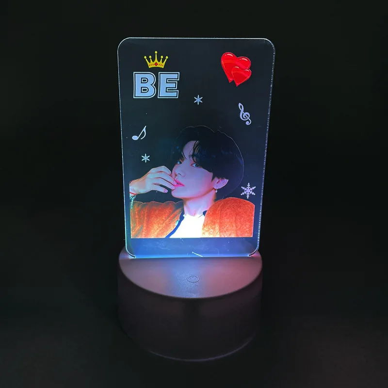 

Оптовая продажа, Kpop Bangtan Boys, яркая акриловая подставка для ночного освесветильник, настольная маленькая настольная лампа, фирменная настоль...
