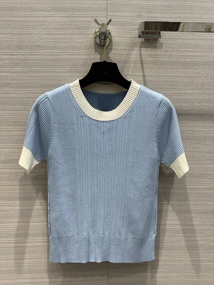 

Женский трикотажный свитер с коротким рукавом