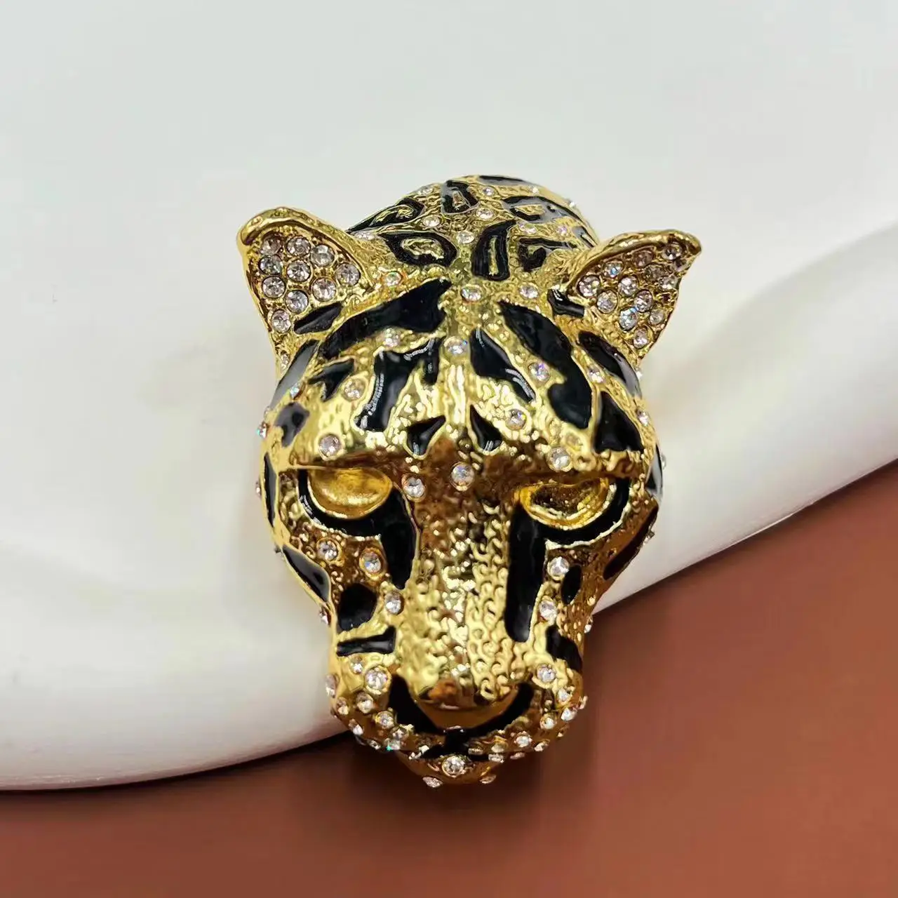 

Enamel black animal Tiger European and American medieval jewelry vintage personality fashion diamond brooch
