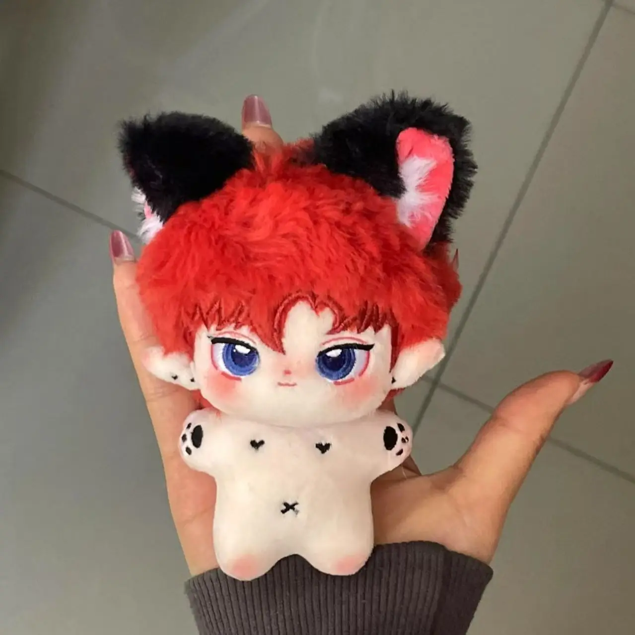 Фото 10-сантиметровая кукла Idol Kpop, корейская мужская команда Uju Red Piao, может лежать, плюшевая морская звезда, фанаты тела, звездная периферия, милые игрушки, подарок №2