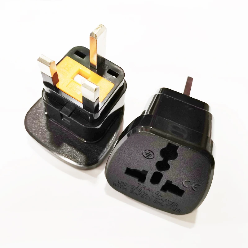 что вставляют в розетку. розетки в сингапуре. коробка вставляется в розетку. розетки в сингапуре. 3 pin euro вилка.