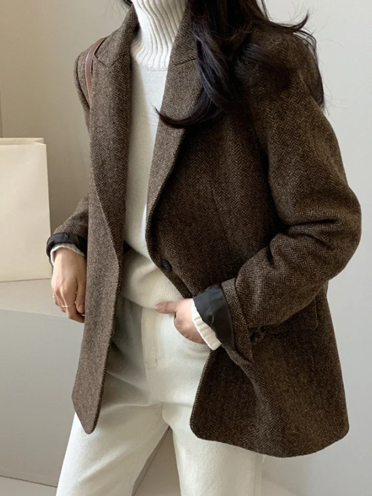 Женская универсальная куртка на пуговицах однотонная офисная с длинным рукавом