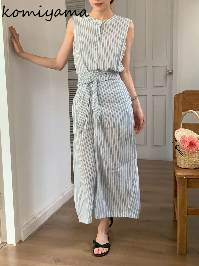 Женское платье в контрастную полоску туника на шнуровке модель 2024 года корейские