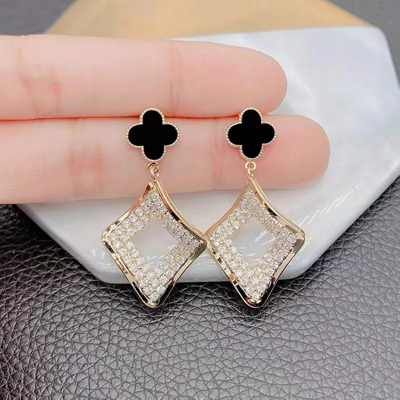 

2023 New Diamond Diamond Four-leaf Earrings 925 Silver Needle Korean Temperament Network Celebrity Fashion Earrings