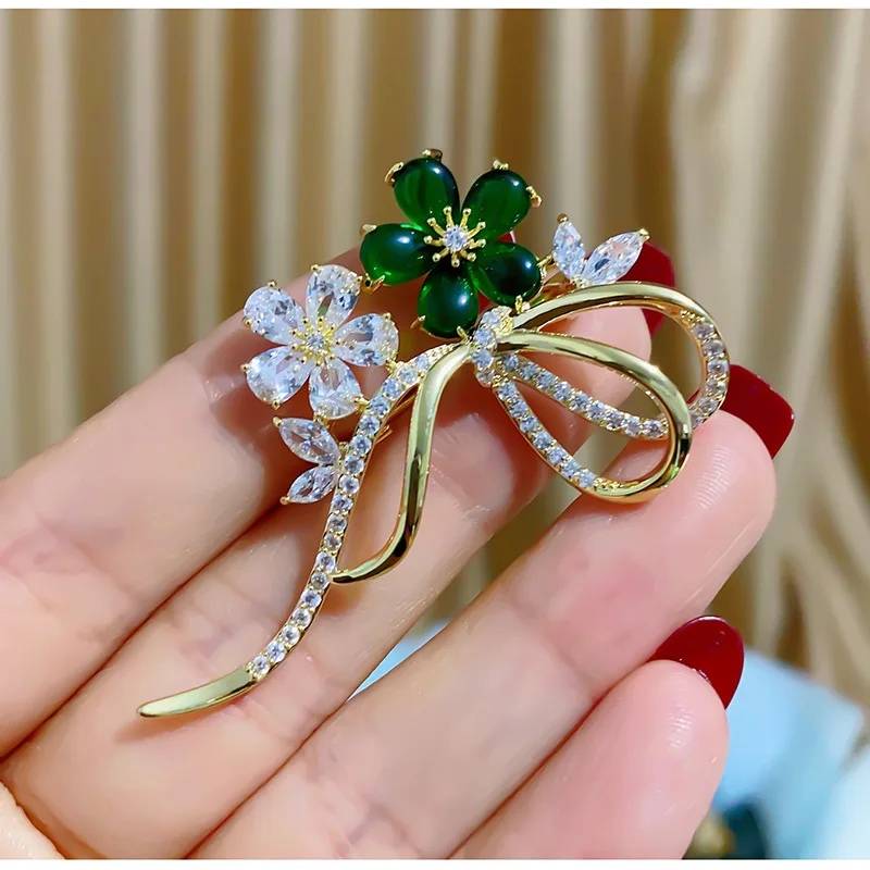 Зеленые цветочные броши в форме банта, ювелирное изделие для женщин, блестящий кубический цирконий, цветок, Корсажная роскошная брошь, бутоньтоньер