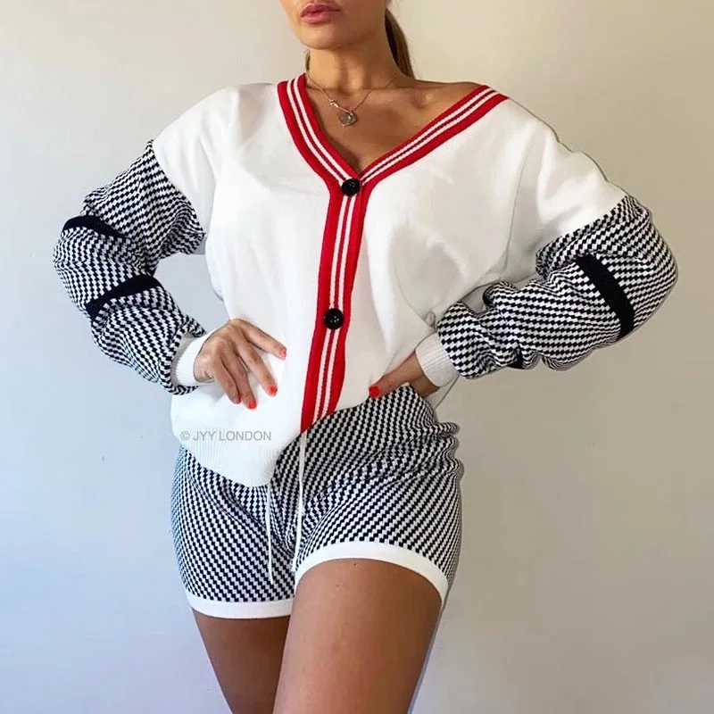 

2022 spring new knitwear Korean version of light mature wind age reduction cardigan sweater high waist shorts plaid