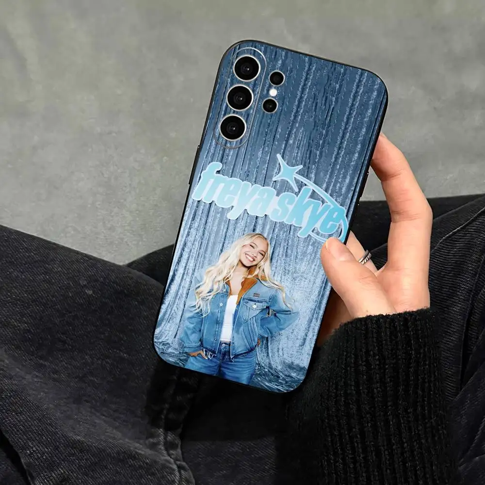 Фото Чехол для телефона F-Freya S-Skye Singer для Samsung S25, S24, S21, S22, S23, S30, Ultra, S20, Plus, FE, Note, 10, 9, 5G, черный №4