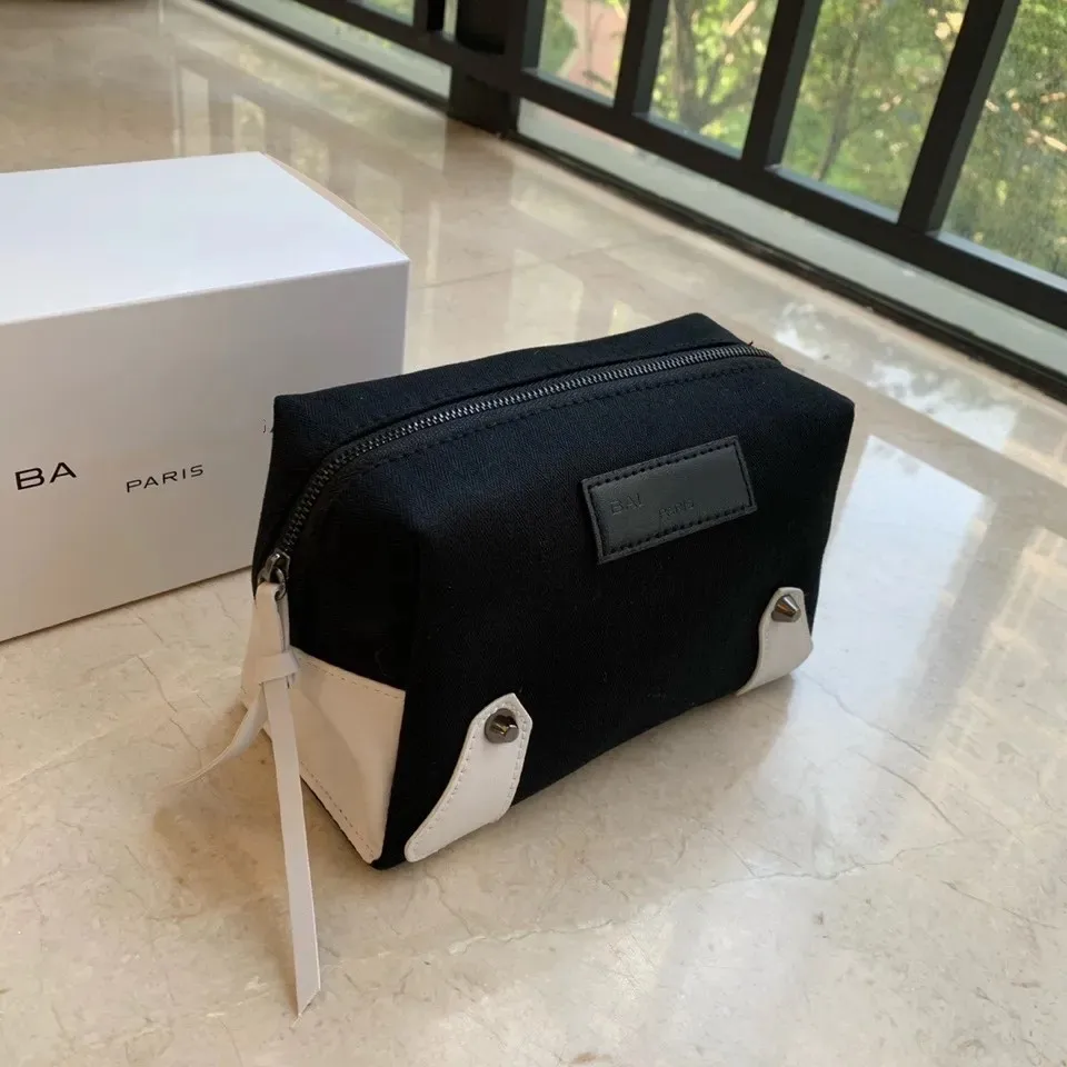 

Free Gift Fashion Makeup Bag Wash Bag Dressing Table Storage Bag 17*8*11cm