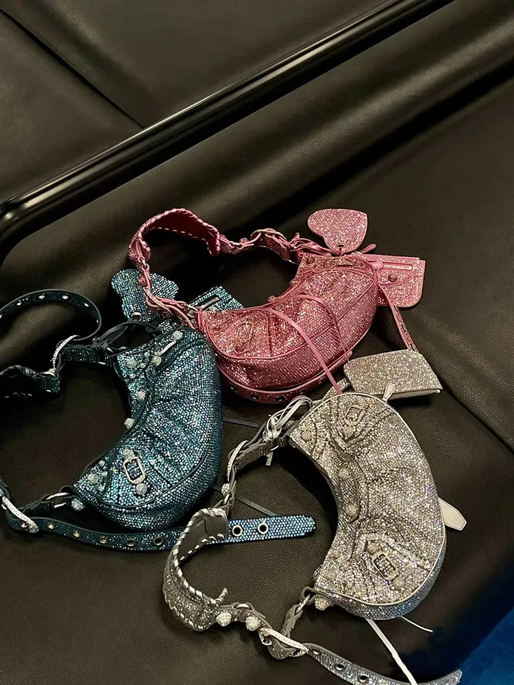 

Fashion Diamonds Half Moon Women Shoulder Bags Designer Rhinestones Punk Crossbody Bags Shinny Rock Messenger Bag Y2K Purse 2022