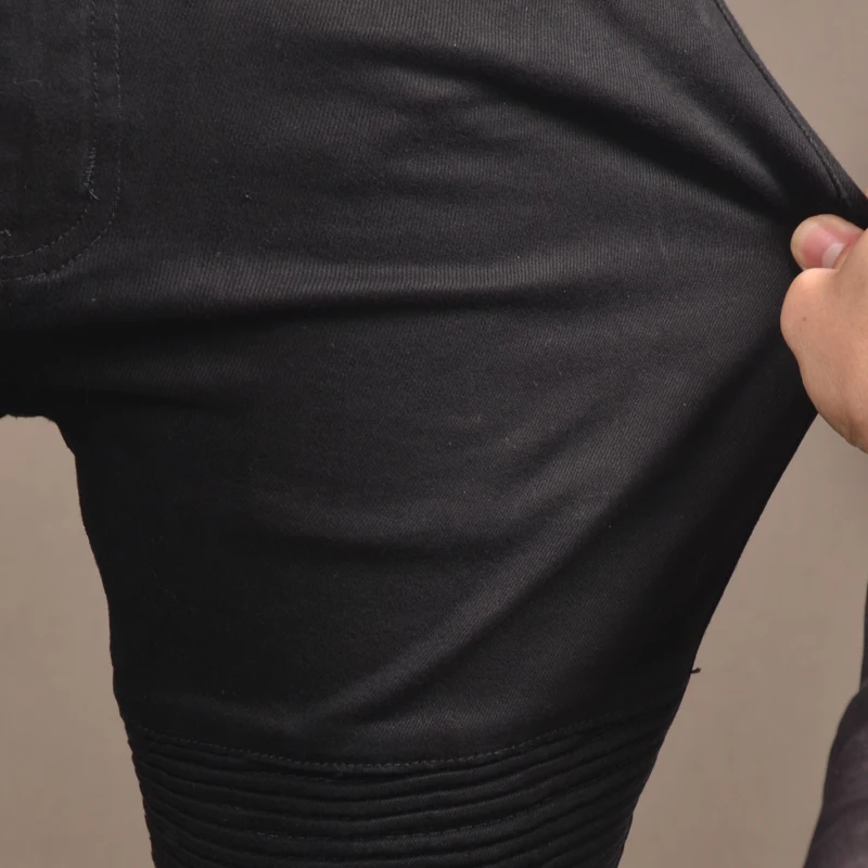 Рисунок 6 - Джинсы мужские облегающие эластичные на молнии