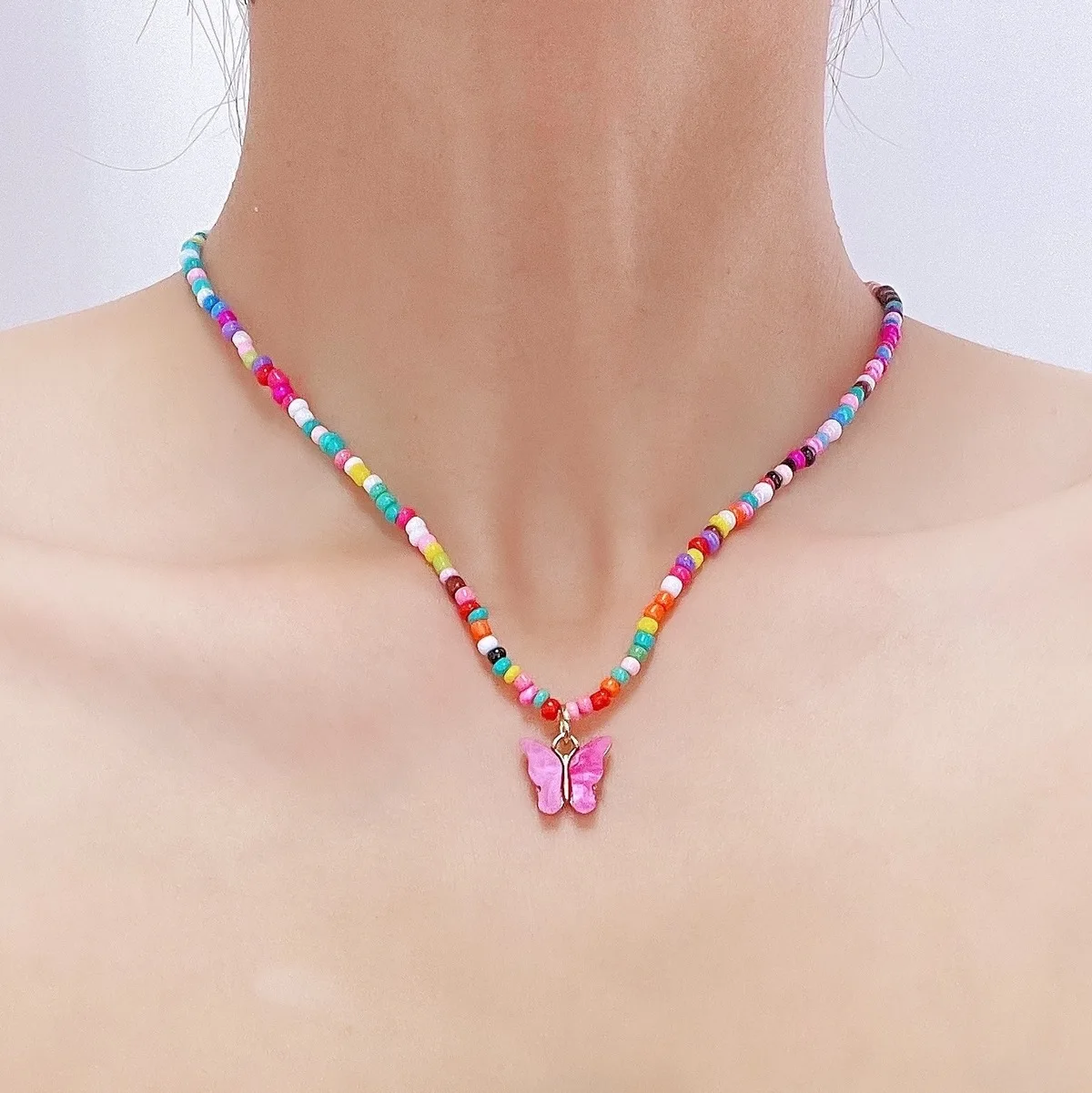 

Korean Acrylic Cute Butterfly Pendant Necklace for Women Resin Beads Strand Clavicle Chain Sweet Animal Butterfly Choker Jewelry