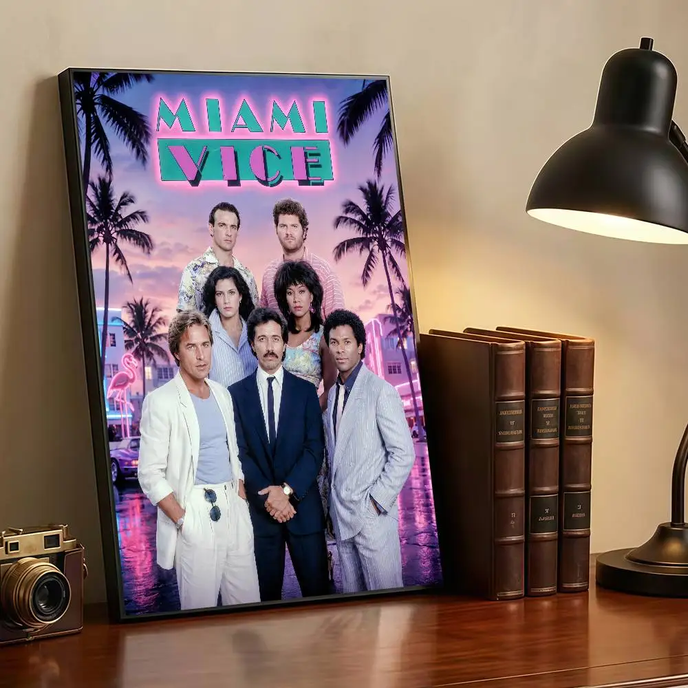 Фото Самоклеящиеся плакаты-наклейки M-Miami TV V-Vice подходят для безрамного декора стен в комнате. №3