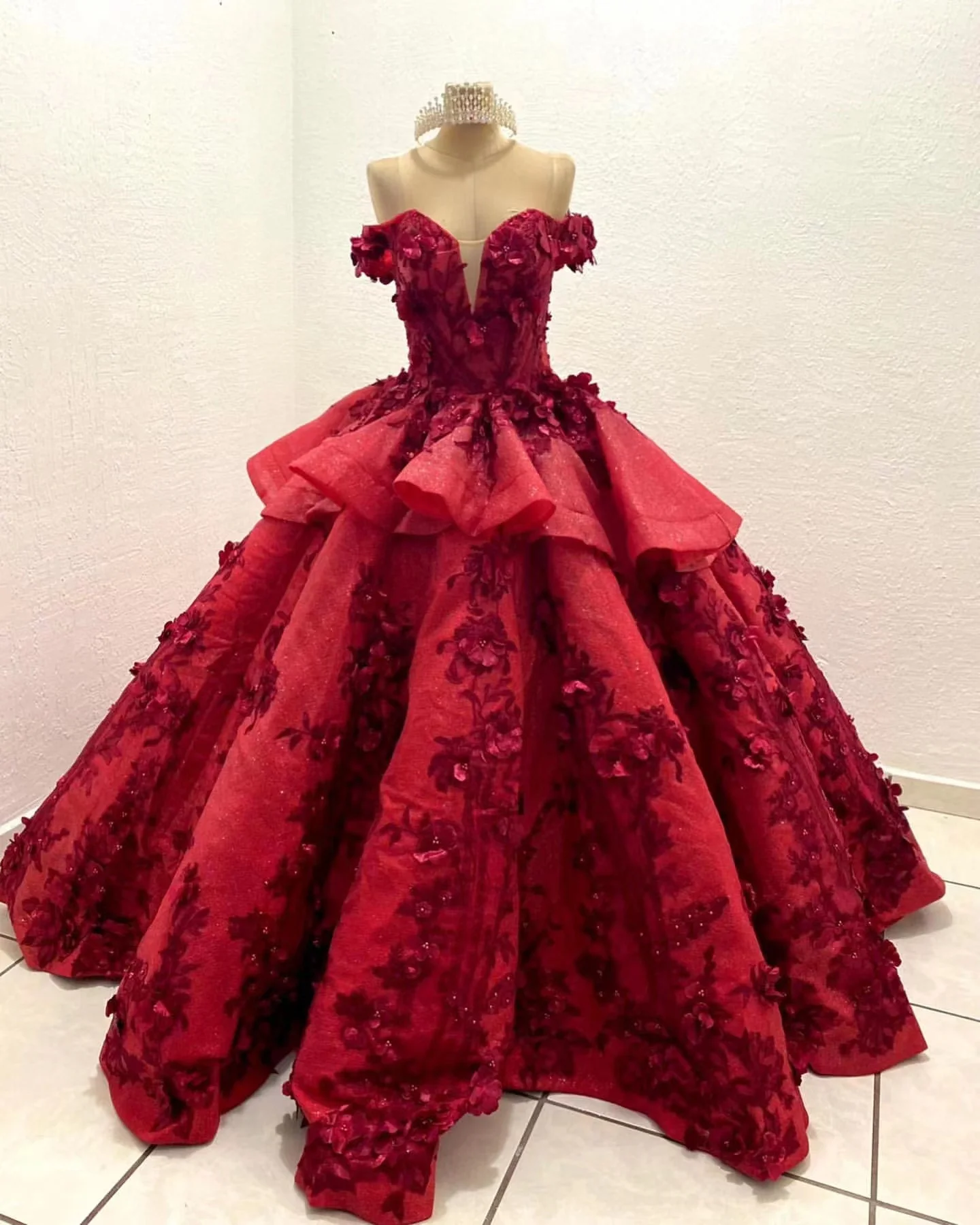 

Red Quinceanera Dresses Ball Gown For Sweet Girl Beading Sequined 3D Flowers Birthday Party Princess Prom Dress Robes De Soirée