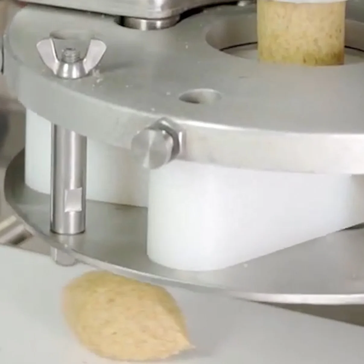 Фабричный поставщик стандартная Автоматическая формовочная машина Kubba