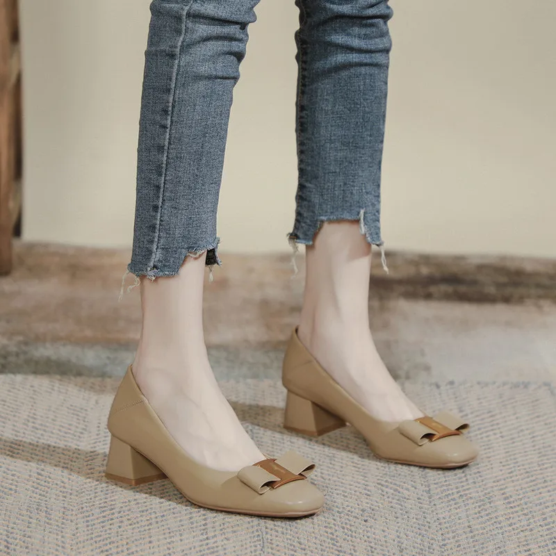 

New Bow Metal Decoration Shoes Women's Pumps Square Toe Medium Heel Pumps Comfortable Soft Leather Thick Heel Casual Shoes Pumps