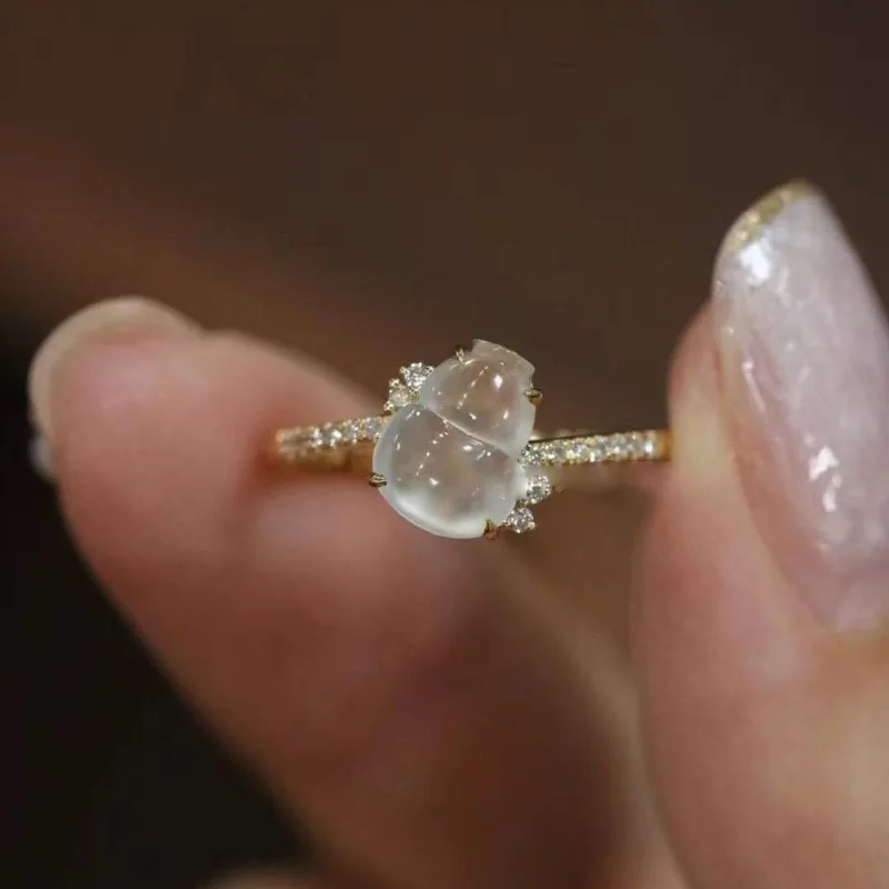 

Натуральный халцедон, ледяные прозрачные белые маленькие кольца в виде тыквы для женщин, высококачественные и изысканные банкетные ювелирные изделия в китайском стиле