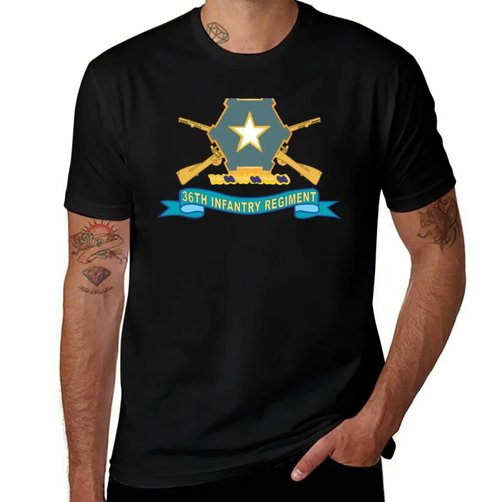 Фото Футболка Army - 36th Infantry Regiment - DUI w Br - Ribbon X 300, базовая однотонная футболка для весны и лета №1