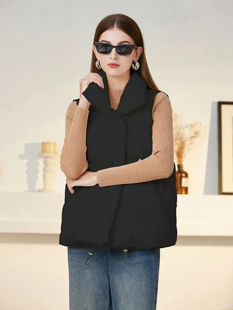 Женский пуховик с воротником-стойкой без рукавов