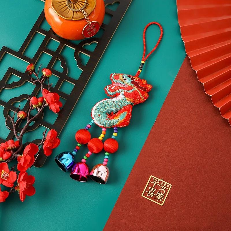 

Подвеска с блестками и вышивкой дракона andralyn