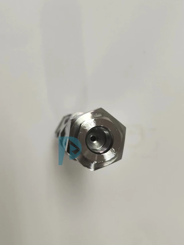 Фото Детали экскаватора EC160B EC180B EC210B EC240B Главный регулирующий клапан Предохранительный клапан VOE 14557639 14557639 №4