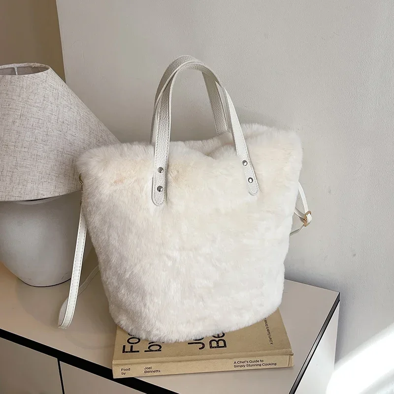 2024 Hot Selling Velvet Simple Tote Bag Buckle Solid Color Trendy Winter Handbag High Beauty Soft Shoulder