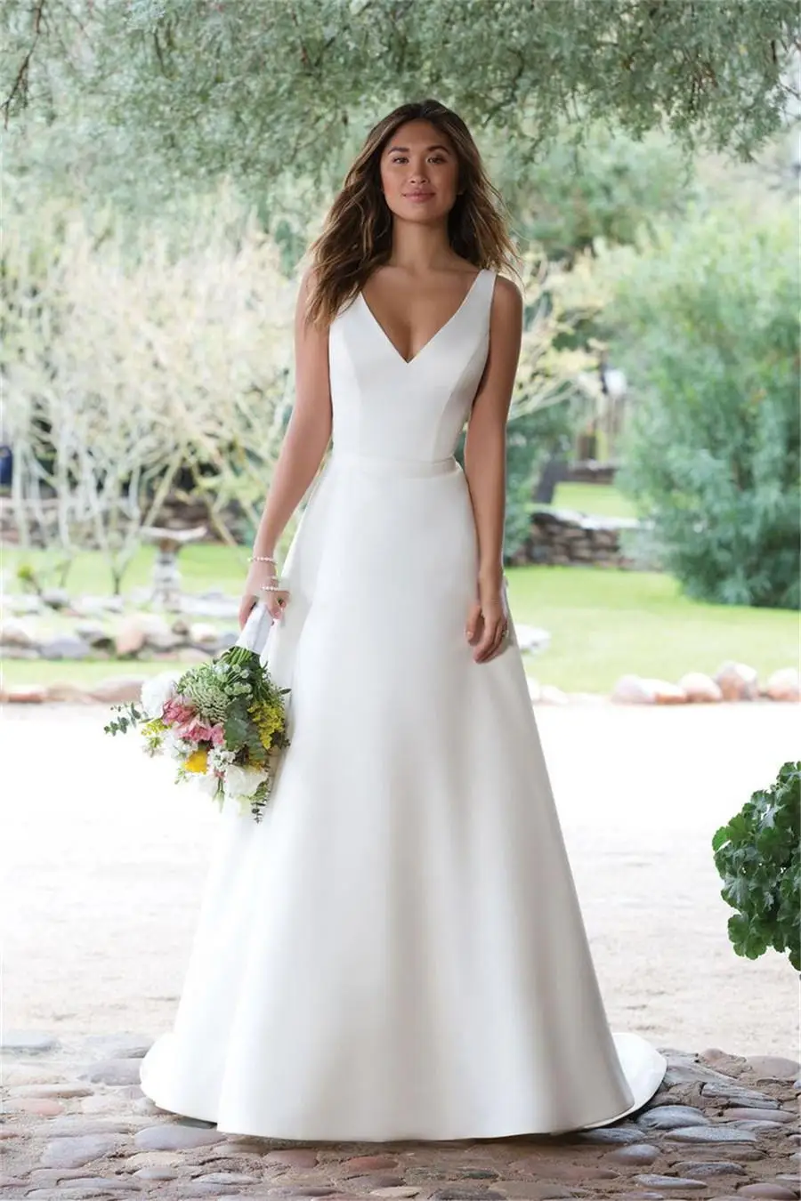 

V-Neck A-Line Satin Lace Wedding Dresses Bridal Gowns Simple Long Women Wedding Wear Custom Plus Size