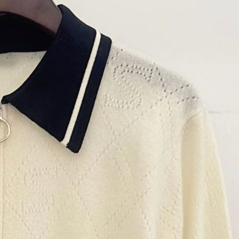 

2023 Early Autumn New Color Contrast Lapel Zipper Loose Short Knitted Women Cardigan