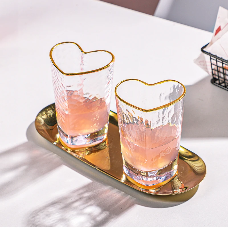 

Nordic Lead Free Hammer Pattern Heart Shape Lovely Clear Glass Tumbler Cup with Gold Rim 210ml 7oz Cups for Lovers 1 Pc